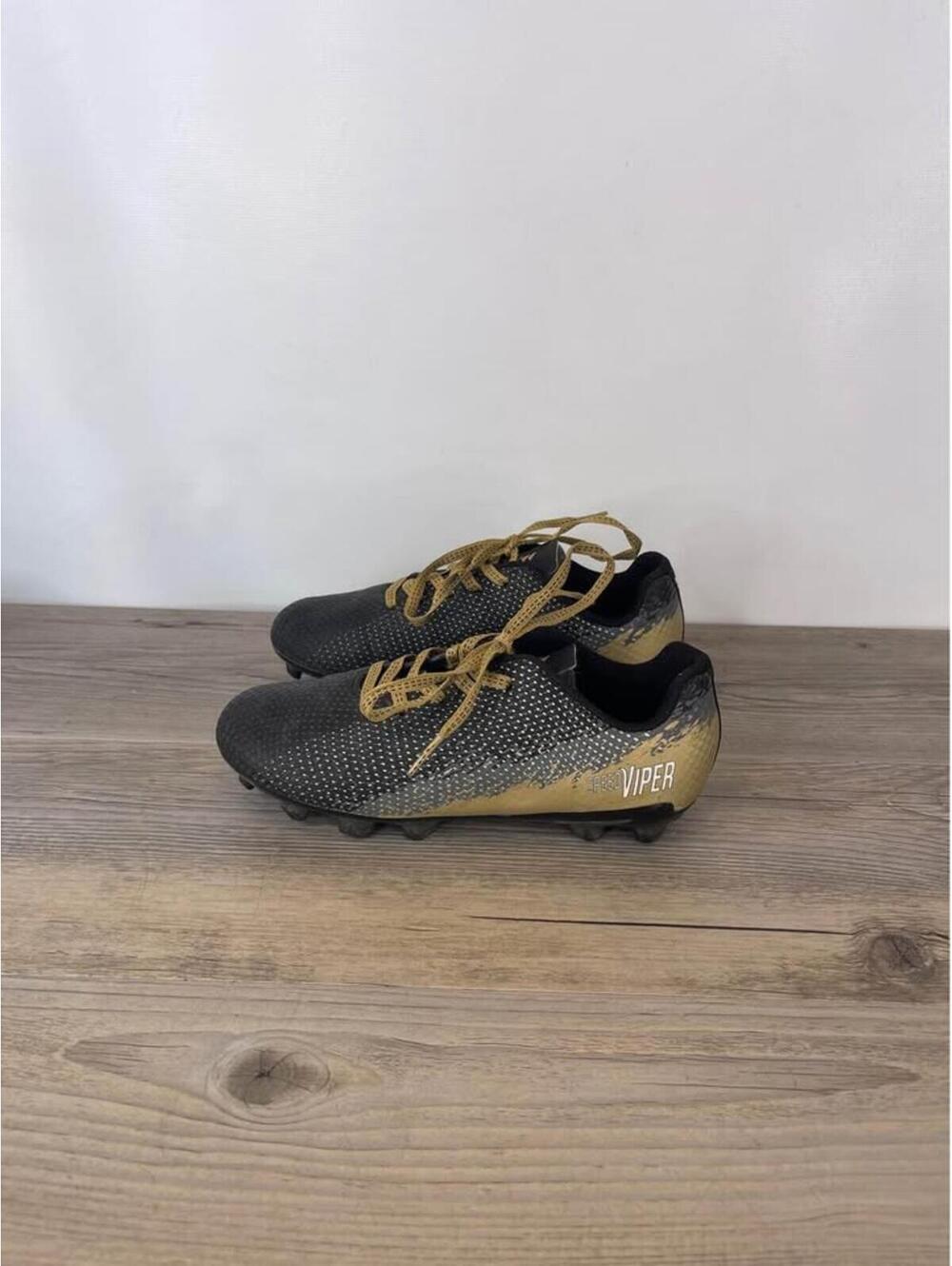 DSG Speed Viper Soccer Cleats Size 1